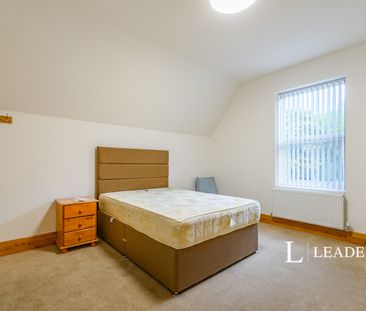 1 bedroom room to rent Walmersley Road, Bury, BL9 - Photo 2