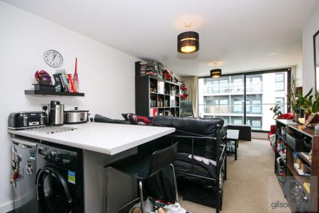 Gavin Bank, Geoffrey Watling Way, Norwich - Photo 4