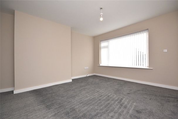 84, Springfield Avenue, Morley, Leeds, West Yorkshire, LS27 9PW - Photo 1