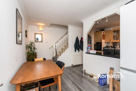 3 bedroom terraced house to rent - Photo 3