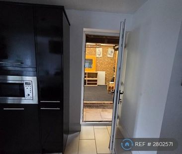 4 bedroom detached house to rent - Photo 6