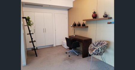 STUNNING FULLY FURNISHED ONE BEDROOM + STUDY! - Photo 3
