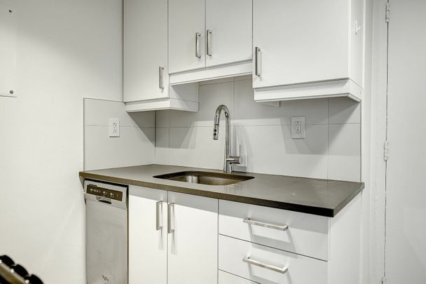3455 Rue Aylmer, Montréal, QC - Photo 1
