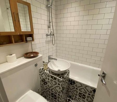 Clapham Manor St, London, SW4 - Photo 4