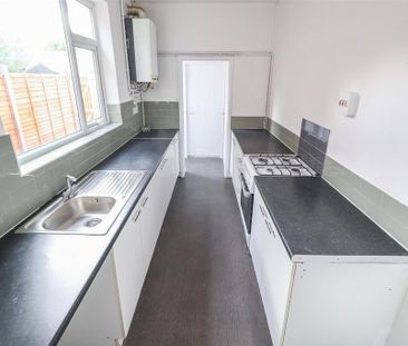 3 bedroom terraced house to rent - Photo 4