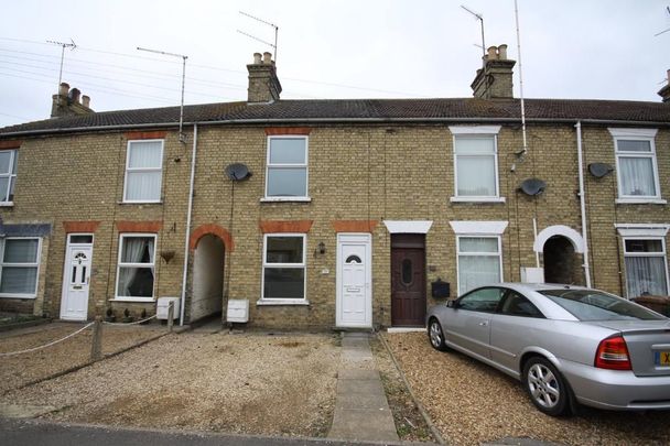 3 bedroom terraced house to rent - Photo 1