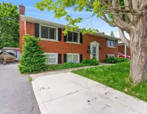 1-109 Braemar Rd., Kingston | Spacious 2-Bedroom Main Floor Apartment in Kingston’s West End | 109 Braemar Road, Kingston - Photo 1