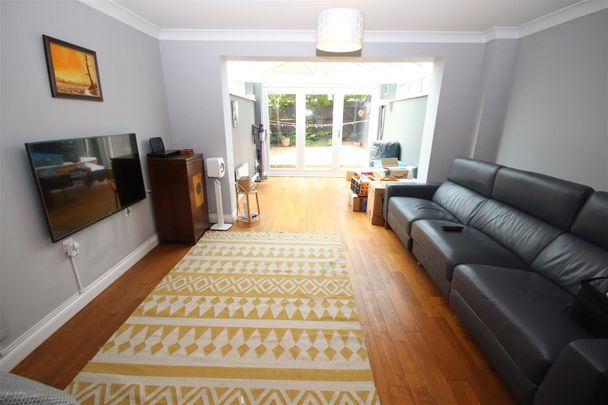 3 bedroom Town House to let - Photo 1