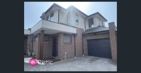 Location, location, location! - Photo 3