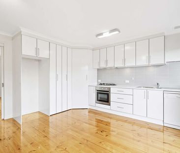 Charming Single-Level Villa in Premier Canterbury Location - Photo 3