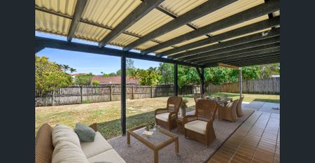 Renovated Gem - Move-In Ready Family Home! Close to Bunnings, M1 Motorway, Uni & Hospital! - Photo 2