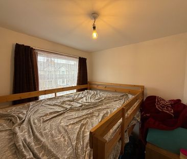 4 Bed Terraced House, Oldfield Road, CV5 - Photo 2