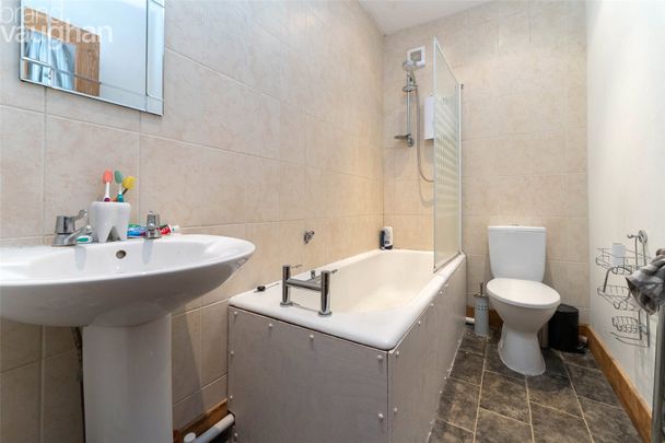 4 bedroom terraced house to rent - Photo 1