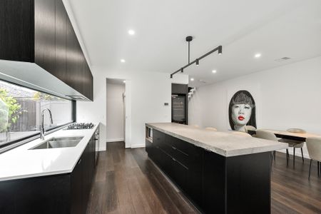 28a Ludstone Street, Hampton VIC 3188 - Townhouse For Rent | Domain - Photo 5