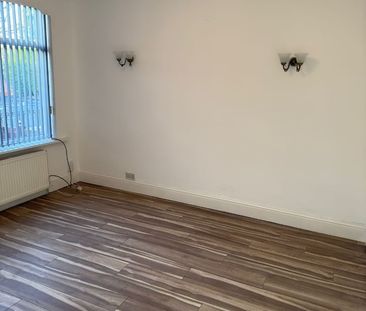 3 Bed Terraced House, Northmoor Road, M12 - Photo 2