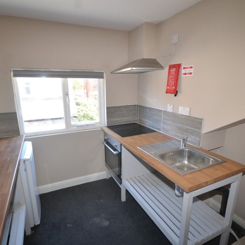 6 bed End Terraced House for Rent - Photo 1