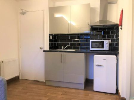 Studio to rent - Photo 5