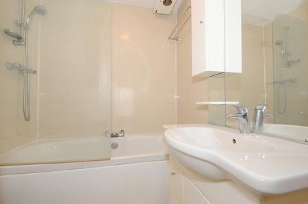Adelaide Road, Belsize Park, London, NW3 - Photo 5
