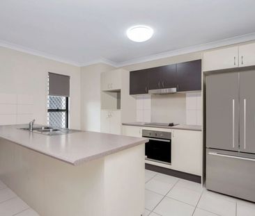 Modern, Low-Maintenance Home in a Quiet Street - Photo 2