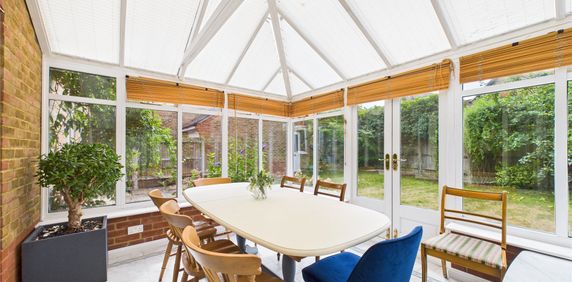 Saturn Croft, Bracknell Saturn Croft, Bracknell - Photo 2