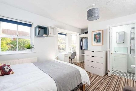 Rm West Water Crescent, Hampton Vale, PE7 - Photo 3