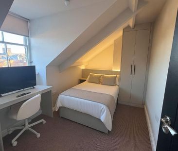 8 bedroom terraced house to rent - Photo 3