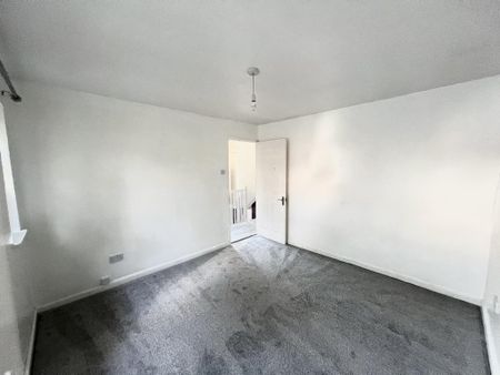 3 bedroom detached house to rent - Photo 4