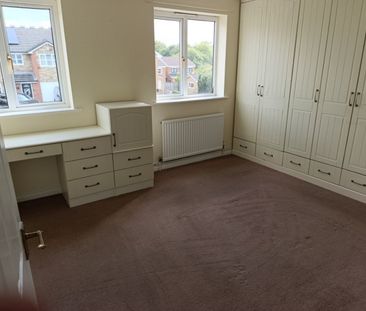 3 bed Semi-Detached - To Let - Photo 2