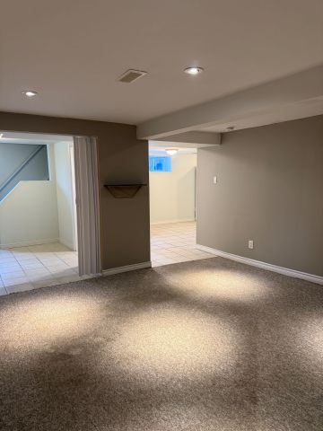 For Lease - 11 Thorncroft Crescent, Ajax, Ontario - Photo 2