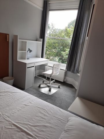 BEDROOM 11 – BRONZE - Photo 3