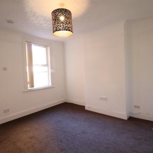 4 BED Terraced House To rent - Photo 1