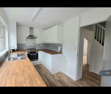 3 bedroom maisonette to rent - Photo 4