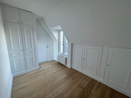 APPARTEMENT T2 A LOUER - PARIS 1ER ARRONDISSEMENT Saint-Germain l'Auxerrois 1 - 32.49 m - 1 394,62 € - Photo 3