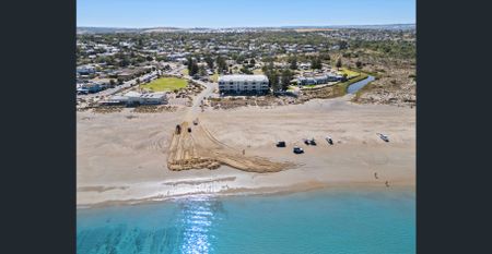 Stunning Apartment with the Beach on your Doorstep! - Photo 4