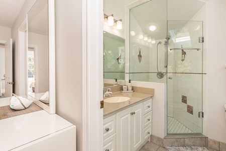 For Lease - 383 Maplehurst Avenue, Oakville, Ontario - Photo 4