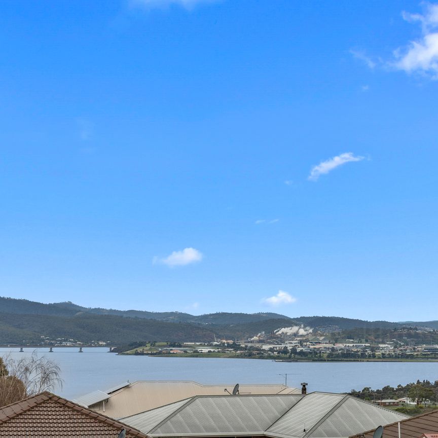 18 Lesdelle Street Claremont TAS 7011 Australia - Photo 1