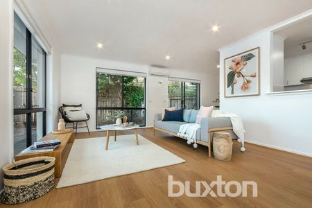 East Geelong Living! - Photo 2