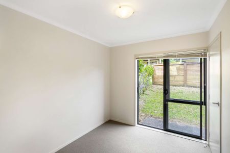 3 bedroom town house in Te Atatu - Photo 3