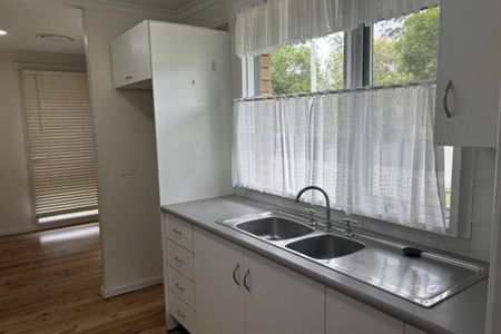 FAMILY HOME – FRESHLY PAINTED & READY TO MOVE IN - Photo 5