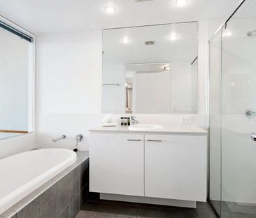 Spacious Broadbeach Apartment Resort Living in a Prime Location - Photo 5
