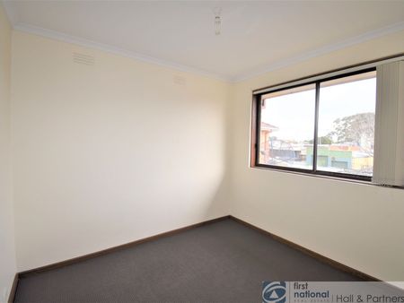 1 / 12 Kelvin Grove, Springvale - Photo 2