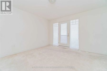 30 SKY HARBOUR DRIVE - Photo 2