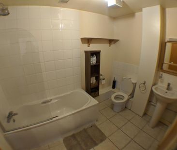 2 bedroom flat to rent - Photo 6