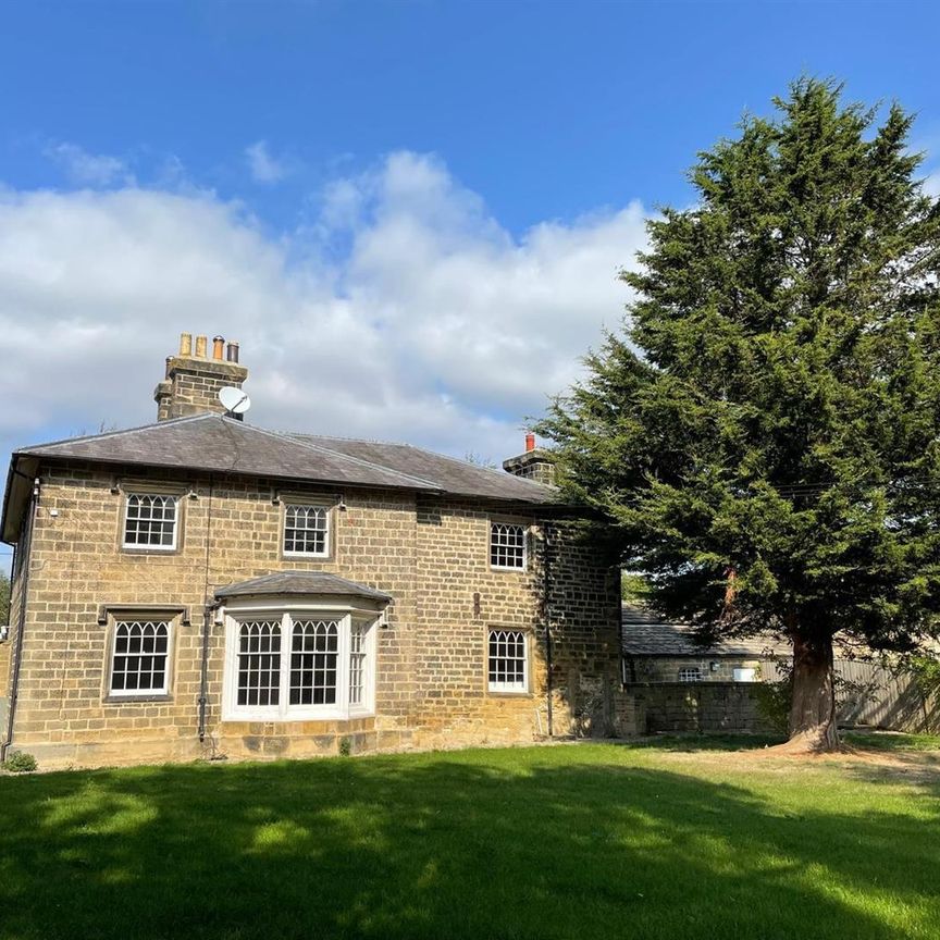 Harrogate Road, Harewood, Leeds - Photo 1