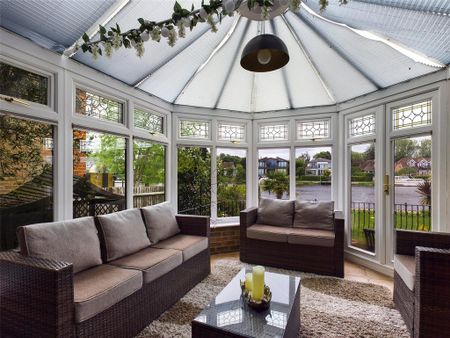 4 bedroom detached house to rent - Photo 3