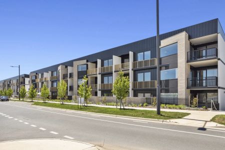 Top-Floor Apartment with Study & Sweeping Googong Views - Photo 3