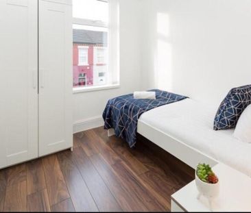 4 bedroom terraced house to rent - Photo 5
