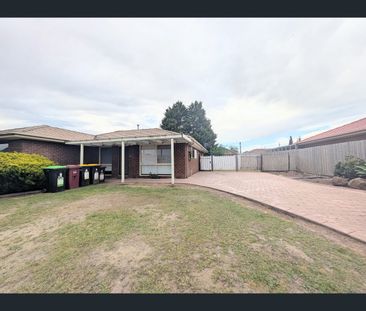 7 Crawley Court, Craigieburn, Vic 3064 - Photo 3