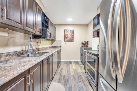 For Lease - 61 Richview Road Unit# 410, Toronto, Ontario - Photo 2