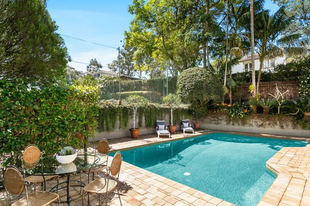 A Grand family estate with pool & tennis court in Beecroft’s Premier Enclave - Photo 1